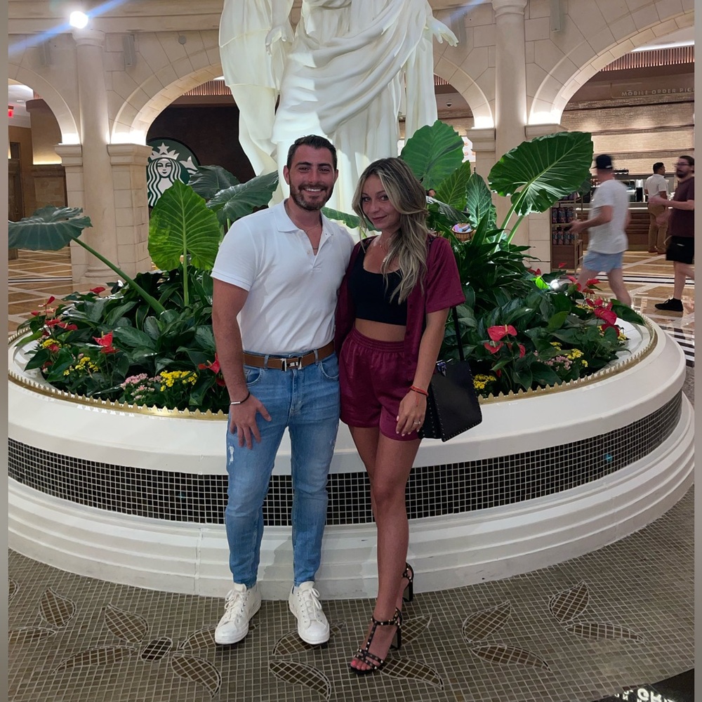Meet your Posher, Nicholas & Daniella